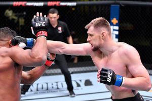 UFC Vegas 18 results: Volkov, Sandhagen in title contention after stoppage wins