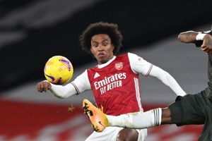 Arteta backs Willian following criticism from Arsenal legend Adams