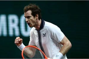 Murray comes from behind to beat Haase in Rotterdam