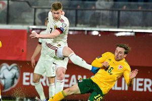 Belgium 3-1 Wales: De Bruyne the difference as Red Devils start with a win