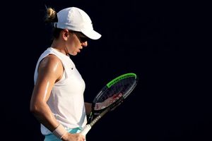 Injured Halep withdraws from Miami Open