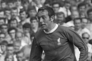 Liverpool great St John dies aged 82