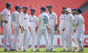India vs England, 4th Test: Lunch update: Axar Patel, Siraj strikes keep India ahead