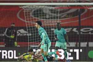 Sheffield United 0-2 Liverpool: Reigning champions end losing streak