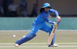 Mithali Raj completes 10,000 international runs; cricket fraternity lauds seasoned pro