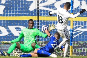 Leeds United 0-0 Chelsea: High-flying Blues held in Elland Road tussle