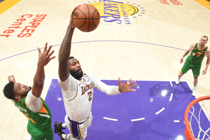 Lakers topple ladder leaders Jazz, Tatum stars in Curry shootout