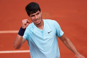 Carreno Busta leads Spanish dominance as wonderkid Alcaraz shines again