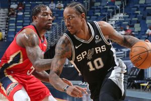 DeRozan leads Spurs past Pelicans, Knicks win ninth in a row