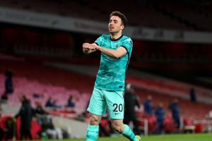 Arsenal 0-3 Liverpool: Jota helps Klopp's men close on Chelsea