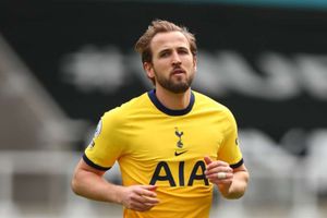 Kane eyes Cole feat, Mourinho dreaming of Man Utd record - the Premier League weekend's quirky facts