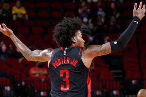 Porter scores 50 in wild Rockets win as Bucks lose Giannis, Warriors fall again