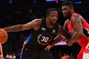 Red-hot Randle follows in Carmelo's footsteps as Knicks roll on, Durant hurt in Nets defeat