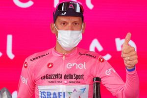 Giro d'Italia: De Marchi moves into pink jersey after Dombrowski takes stage four