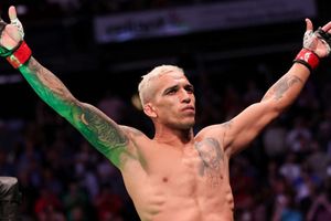 Oliveira warns McGregor 'I'm going to put you on your a**'