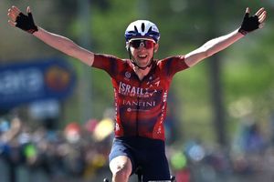 Giro d'Italia: Martin completes Grand Tour clean sweep, Bernal limits losses