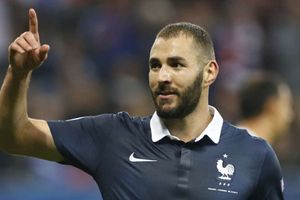 Benzema updates Twitter bio as France rumours mount