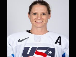3-time US Olympic hockey medalist Kacey Bellamy retires