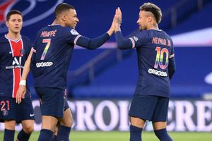 Paris Saint-Germain 4-0 Reims: Neymar and Mbappe on target to take Ligue 1 title race to final day