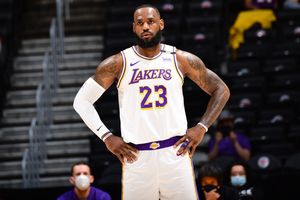 Lakers lose again with LeBron ankle worry, Giannis outduels Durant in Bucks-Nets battle