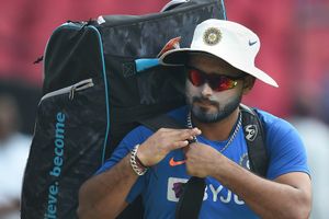 How Indian wicketkeeper-batsman Rishabh Pant keeps himself fit indoors - Watch