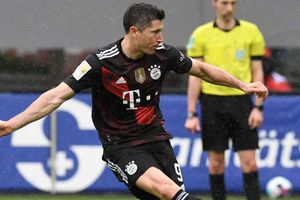 Freiburg 2-2 Bayern Munich: Lewandowski matches Muller record in entertaining draw