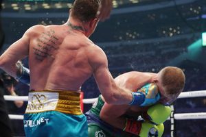 Saunders confirms brutal injuries from Canelo fight