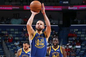 Curry enters NBA history books as Warriors superstar breaks record