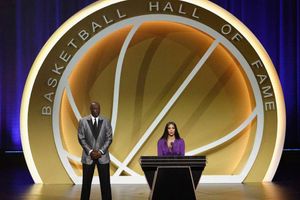 Vanessa Bryant salutes Kobe at Basketball Hall of Fame induction - 'You're a true champ'