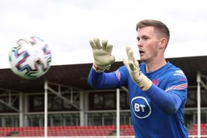 Henderson hip blow forces England to make Euro 2020 keeper change