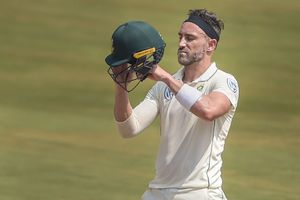 PSL: Du Plessis suffers concussion while fielding; back from hospital