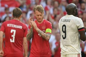 Denmark and Belgium pause Euro 2020 clash to pay Eriksen tribute