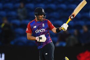 Sri Lanka offer scare but Livingstone leads England to series win