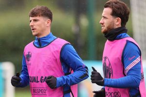 England duo Mount and Chilwell told to isolate up to and including June 28
