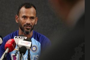 Tales of Rainy Day: Of Sridhar's 'Coke Joke', table tennis and darts on opening day of WTC Final