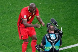 Belgium 3-0 Russia: Lukaku at the double in comfortable Red Devils win