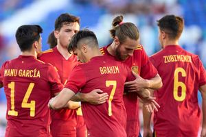 Spain 4-0 Lithuania: La Roja's youngsters cruise to dominant win