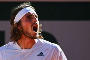 French Open 2021: Tsitsipas makes history for Greece with epic semi-final win over Zverev