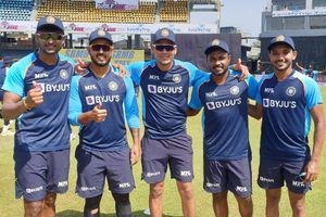India vs Sri Lanka 3rd ODI: 5 players make ODI debuts for the first time in 40 years; India elect to bat first