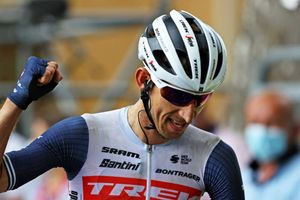 Tour de France: Mollema triumphs in the Pyrenees as Martin goes second in GC
