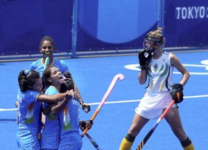 Tokyo Olympics: India eves maintain quarterfinal hope beating South Africa 4-3