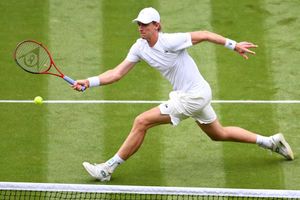 Anderson back to title-winning ways with Hall of Fame triumph