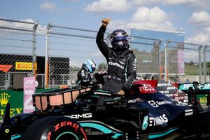 Hamilton booed after pole in pursuit of 100th F1 win at Hungarian GP