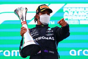BREAKING NEWS: Hamilton signs two-year Mercedes extension