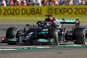 Hamilton wins British Grand Prix as Horner rages over Verstappen crash