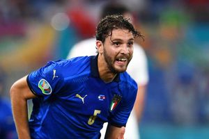 Arsenal ahead of Juventus in race to sign Locatelli, claims Sassuolo director