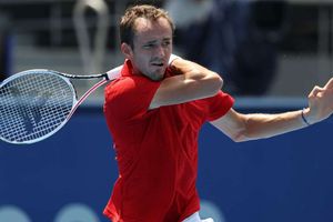 Tokyo 2020: Medvedev's temper frays in the Japanese heat