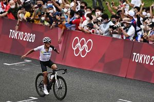 Tokyo Olympics: Carapaz lands cycling road race gold as Tour winner Pogacar takes bronze