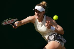 Riske knocks out Vanderweghe at Silicon Valley Classic