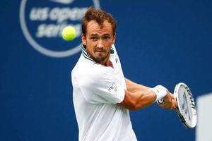Medvedev and Tsitsipas move on in Toronto as Nadal withdraws